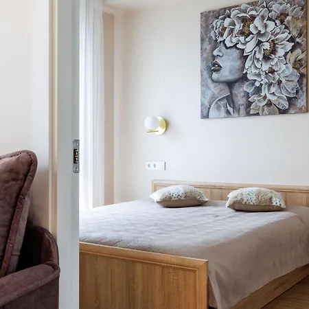 Modernus Butas Prie Ezero Apartment Vilnius Exterior photo
